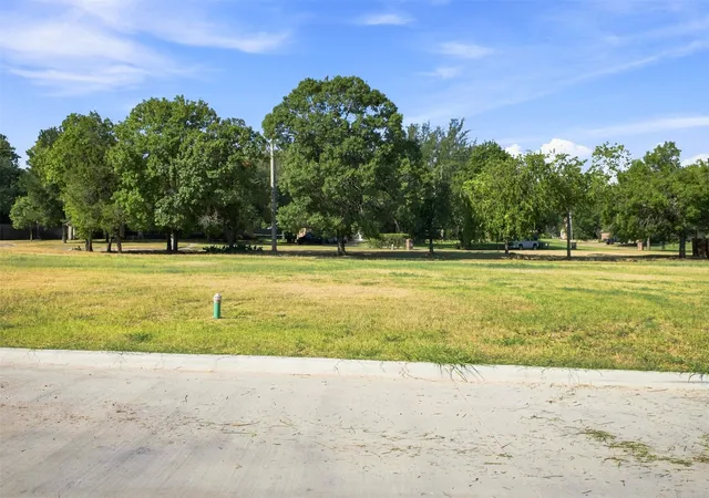 Photo 1 of Land for sale at 134 Dove Meadow Ln, Glen Rose, TX 76043 | MLS# 21383859 | Listing updated on 2026-09-12