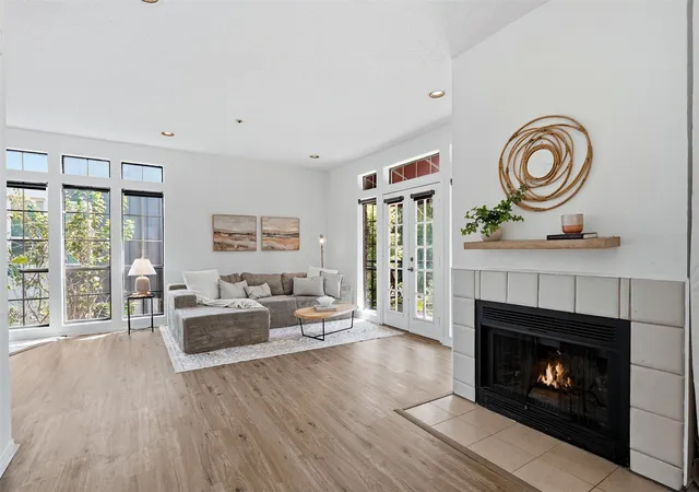 Listing Photo 4 - Condo for sale in building located at 6248 Oram St, Dallas, TX 75214 - Unit #14