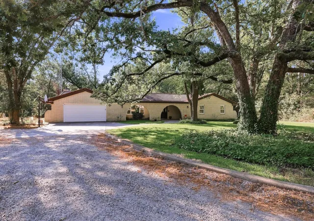 Photo 3 of Single family home for sale at 2126 County Rd 1450, Bonham, TX 75418 | MLS# 21381858 | Listing updated on 2026-09-12