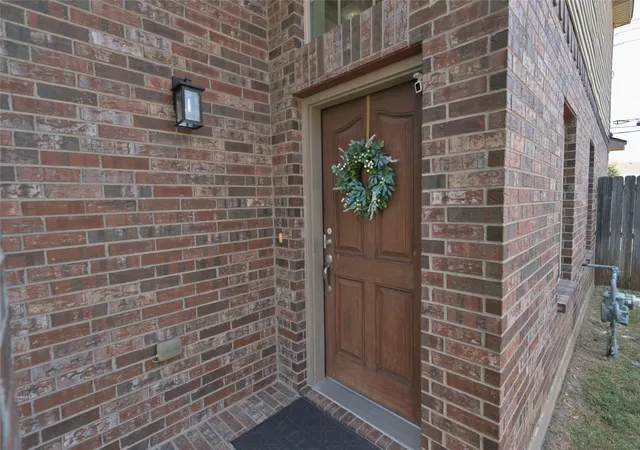Photo 2 of Single family home for sale at 5300 Britton Ridge Ln, Fort Worth, TX 76179 | MLS# 21358509 | Listing updated on 2026-09-12