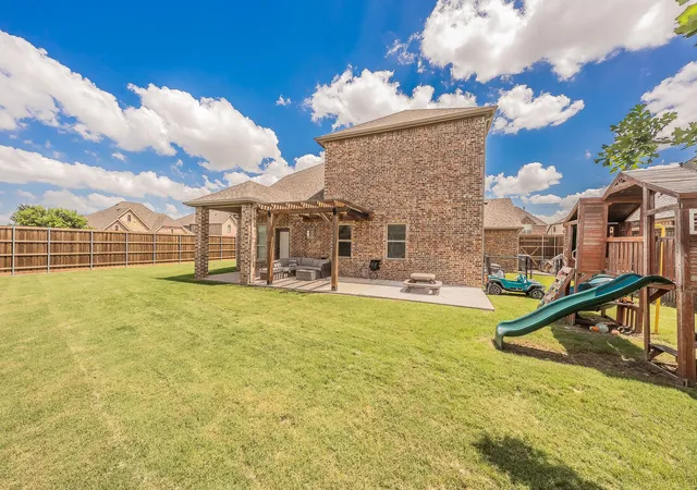 Photo 3 of Single family home for sale at 10700 Marble Fls Pl, Mc Kinney, TX 75071 | MLS# 21384514 | Listing updated on 2026-09-12