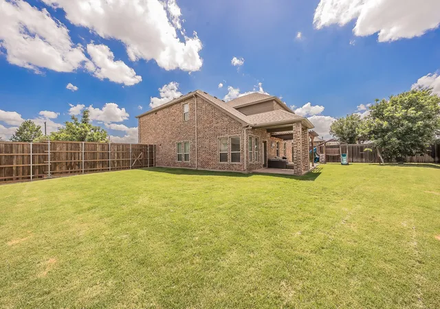 Photo 3 of Single family home for sale at 10700 Marble Fls Pl, Mc Kinney, TX 75071 | MLS# 21384514 | Listing updated on 2026-09-12