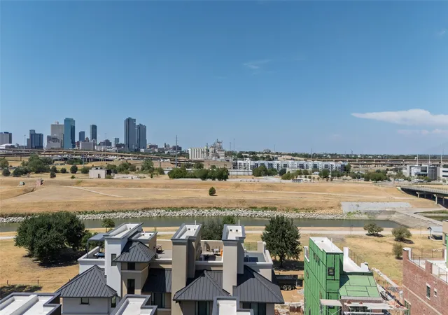 Photo 2 of Townhouse for sale at 449 S Rayner St, Fort Worth, TX 76111 | MLS# 21384196 | Listing updated on 2026-09-12