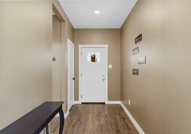Photo 2 of Single family home for sale at 402 Peabody St, Hillsboro, TX 76645 | MLS# 21378968 | Listing updated on 2026-09-12