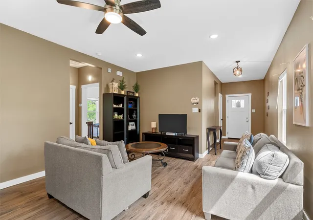 Photo 3 of Single family home for sale at 402 Peabody St, Hillsboro, TX 76645 | MLS# 21378968 | Listing updated on 2026-09-12