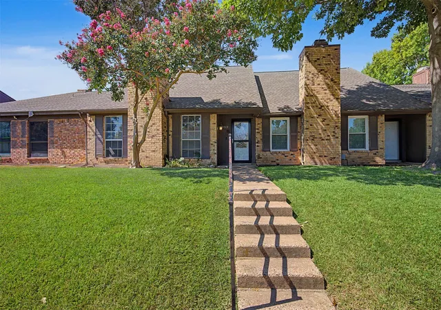 Townhouse for sale at 5013 Buttonwood Ln, Garland, TX 75043 | MLS# 21383339