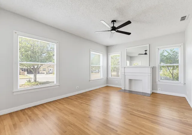 Photo 3 of Single family home for sale at 889 Beech St, Abilene, TX 79601 | MLS# 21383578 | Listing updated on 2026-10-01