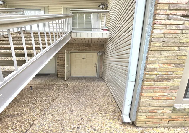 Photo 2 of Condo for sale at 7340 Skillman St #505, Dallas, TX 75231 | MLS# 21379003 | Listing updated on 2026-09-12