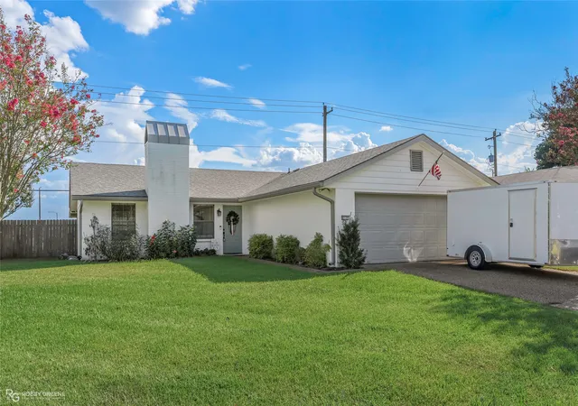 Photo 1 of Single family home for sale at 3120 Le Oaks Dr, Bossier City, LA 71111 | MLS# 21384572 | Listing updated on 2026-09-12