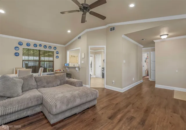 Photo 4 of Single family home for sale at 3120 Le Oaks Dr, Bossier City, LA 71111 | MLS# 21384572 | Listing updated on 2026-09-12