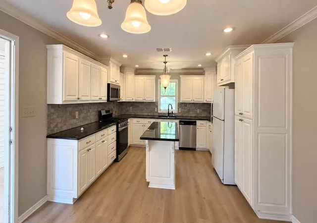 Photo 2 of Single family home for sale at 1313 Silver Fls, Longview, TX 75604 | MLS# 21384581 | Listing updated on 2026-09-12