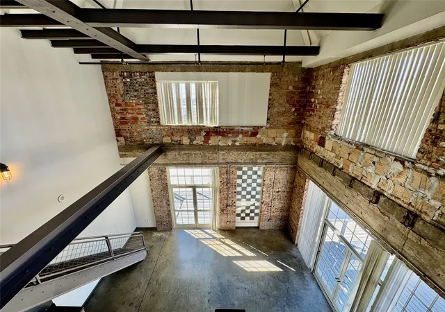 Photo 3 of Condo for sale at 1122 Jackson St #1104, Dallas, TX 75202 | MLS# 21384580 | Listing updated on 2026-09-13