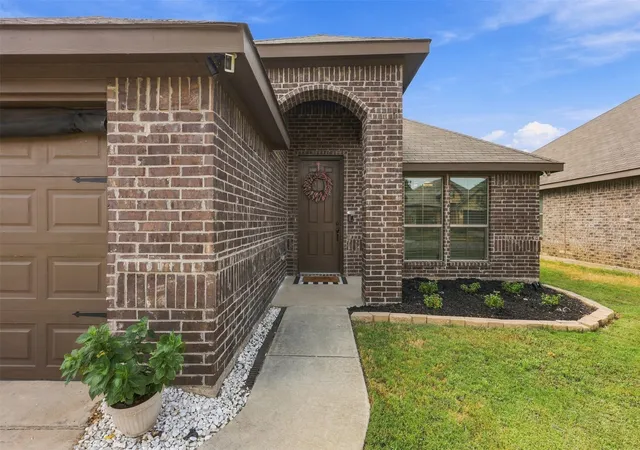 Photo 3 of Single family home for sale at 4153 Mountain Meadow Rd, Crowley, TX 76036 | MLS# 21384457 | Listing updated on 2026-09-14