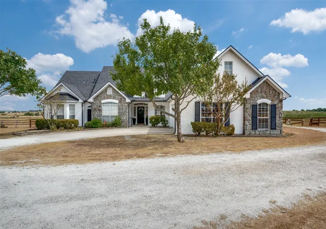 Single family home for sale at 1690 Lawlis Ln, Sanger, TX 76266 | MLS# 21384545