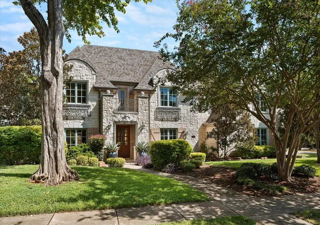 Photo 1 of Single family home for sale at 6719 Anita St, Dallas, TX 75214 | MLS# 21381289 | Listing updated on 2026-09-12