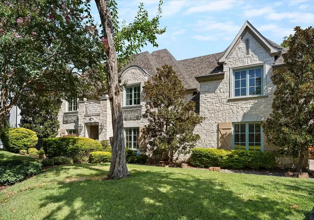 Photo 2 of Single family home for sale at 6719 Anita St, Dallas, TX 75214 | MLS# 21381289 | Listing updated on 2026-09-12