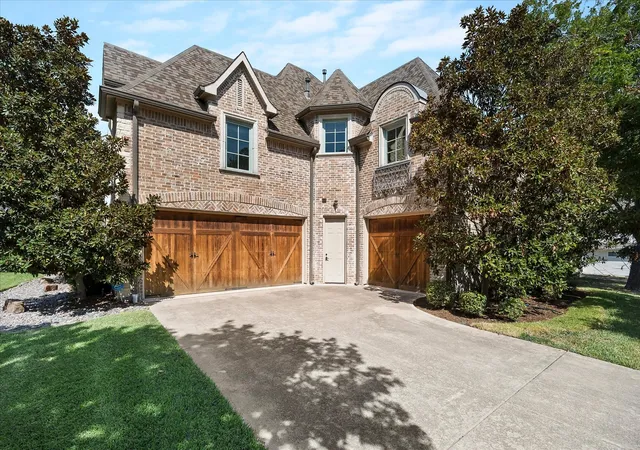 Photo 3 of Single family home for sale at 6719 Anita St, Dallas, TX 75214 | MLS# 21381289 | Listing updated on 2026-09-12