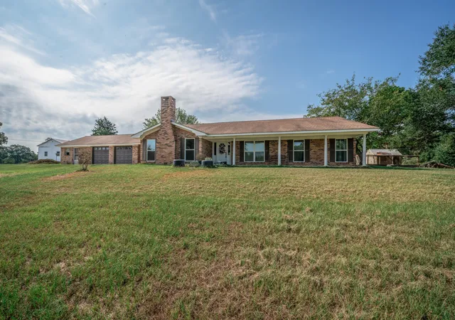 Photo 3 of Single family home for sale at 2130 E Fm 22, Jacksonville, TX 75766 | MLS# 21383681 | Listing updated on 2026-09-12