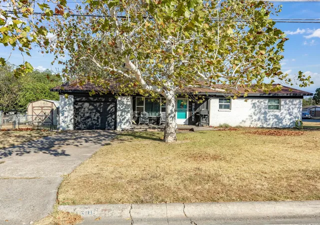 Photo 3 of Single family home for sale at 1306 Hulme St, Bowie, TX 76230 | MLS# 21383459 | Listing updated on 2026-09-12