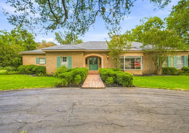 Photo 2 of Single family home for sale at 711 Hurt St, Dublin, TX 76446 | MLS# 21384602 | Listing updated on 2026-09-12