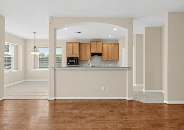 Photo 4 of Single family home for sale at 5812 Orchard Trl Dr, Pearland, TX 77581 | MLS# 21384333 | Listing updated on 2026-09-12