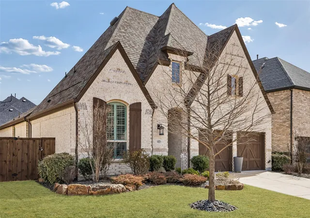 Photo 1 of Sale Pending at 950 Gentle Knoll Ln, Prosper, TX 75078 | MLS# 21384099 | Listing updated on 2026-09-28