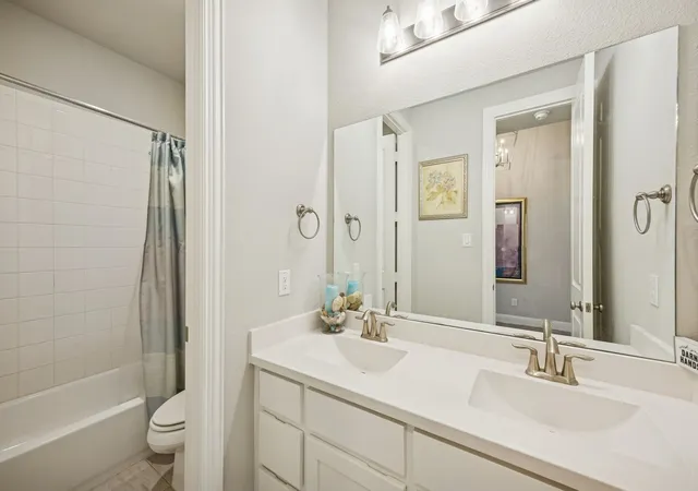 Photo 4 of Sale Pending at 950 Gentle Knoll Ln, Prosper, TX 75078 | MLS# 21384099 | Listing updated on 2026-09-28