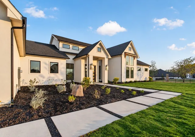 Photo 1 of Single family home for sale at 7752 Laura Lake Ln, Fort Worth, TX 76126 | MLS# 21382580 | Listing updated on 2026-09-12