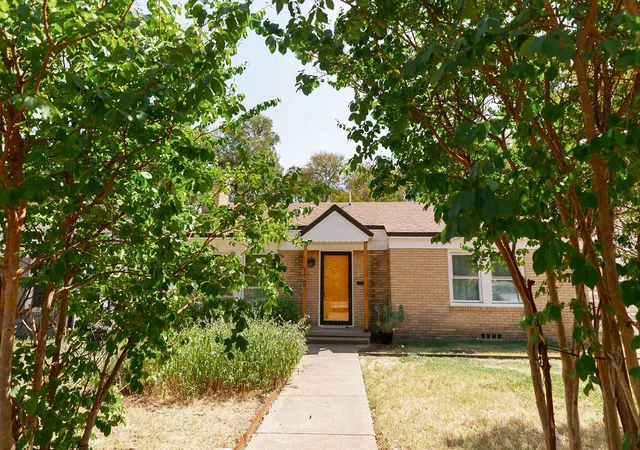 Photo 2 of Single family home for sale at 110 N Briscoe Blvd, Dallas, TX 75211 | MLS# 21384610 | Listing updated on 2026-09-14