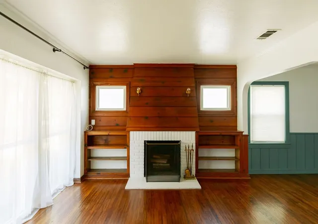 Photo 3 of Single family home for sale at 110 N Briscoe Blvd, Dallas, TX 75211 | MLS# 21384610 | Listing updated on 2026-09-14