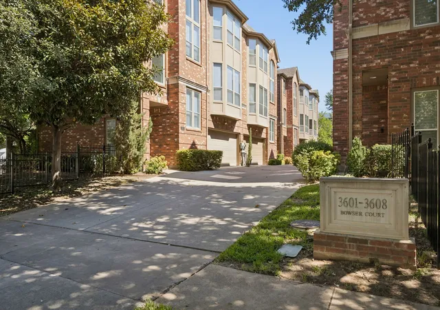 Photo 4 of Townhouse for sale at 3605 Bowser Ct, Dallas, TX 75219 | MLS# 21384308 | Listing updated on 2026-09-14