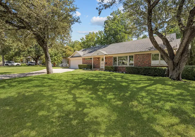 Photo 3 of Single family home for sale at 4017 Piedmont Rd, Fort Worth, TX 76116 | MLS# 21383792 | Listing updated on 2026-09-15