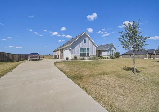 Photo 3 of Single family home for sale at 280 Maci Dr, Waxahachie, TX 75167 | MLS# 21368721 | Listing updated on 2026-09-12