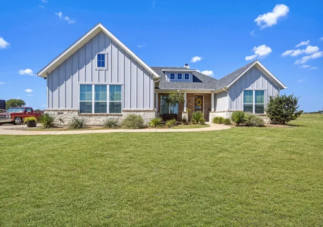 Photo 3 of Single family home for sale at 280 Maci Dr, Waxahachie, TX 75167 | MLS# 21368721 | Listing updated on 2026-09-12