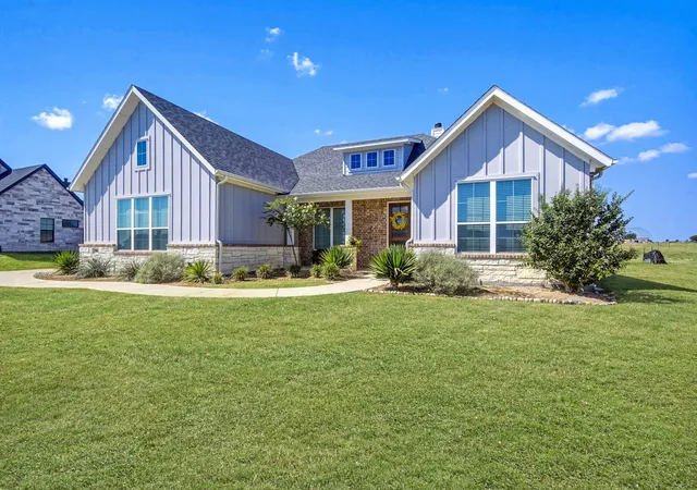 Photo 4 of Single family home for sale at 280 Maci Dr, Waxahachie, TX 75167 | MLS# 21368721 | Listing updated on 2026-09-12