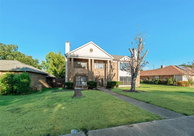 Photo 2 of Single family home for sale at 1716 Yorkshire Dr, Mesquite, TX 75149 | MLS# 21383872 | Listing updated on 2026-09-14