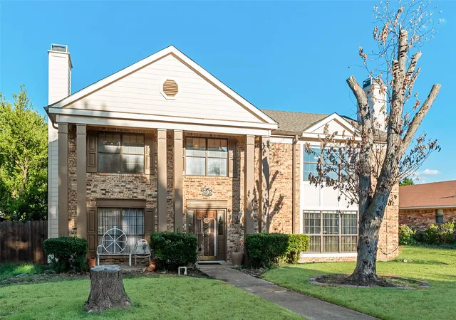 Photo 3 of Single family home for sale at 1716 Yorkshire Dr, Mesquite, TX 75149 | MLS# 21383872 | Listing updated on 2026-09-14