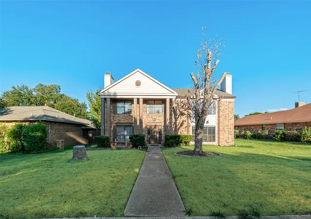 Photo 3 of Single family home for sale at 1716 Yorkshire Dr, Mesquite, TX 75149 | MLS# 21383872 | Listing updated on 2026-09-14
