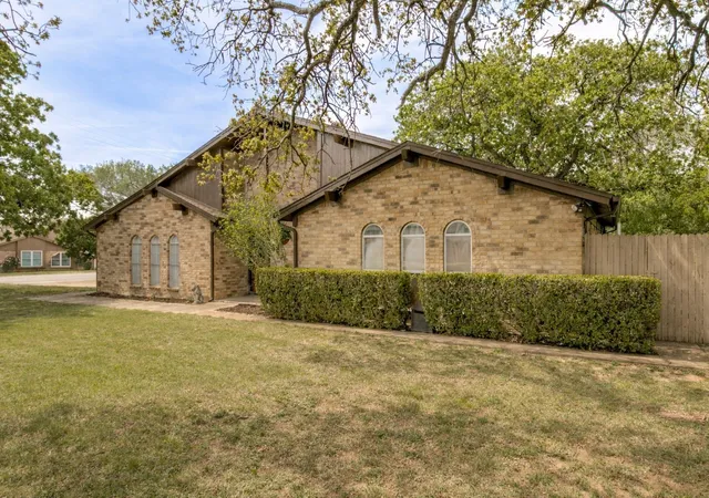 Photo 1 of Single family home for sale at 6917 Smithfield Rd, North Richland Hills, TX 76182 | MLS# 21384687 | Listing updated on 2026-09-12