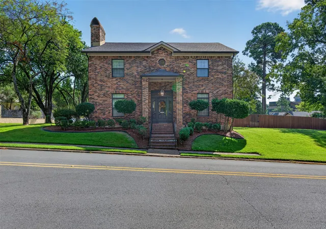 Photo 3 of Single family home for sale at 5809 Fairfield Ave, Shreveport, LA 71106 | MLS# 21384551 | Listing updated on 2026-09-12