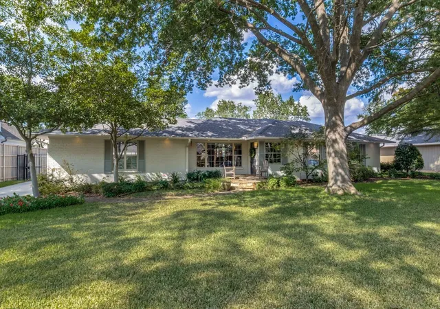 Photo 1 of Single family home for sale at 5835 Del Roy Dr, Dallas, TX 75230 | MLS# 21384100 | Listing updated on 2026-09-13