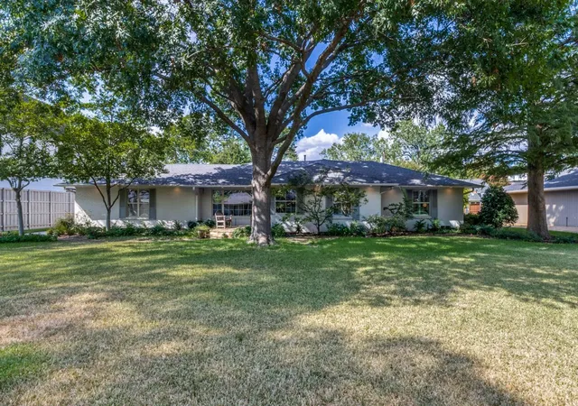 Photo 2 of Single family home for sale at 5835 Del Roy Dr, Dallas, TX 75230 | MLS# 21384100 | Listing updated on 2026-09-13