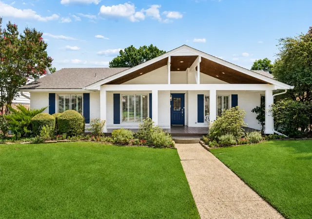 Photo 1 of Single family home for sale at 9946 Vistadale Dr, Dallas, TX 75238 | MLS# 21382280 | Listing updated on 2026-09-13