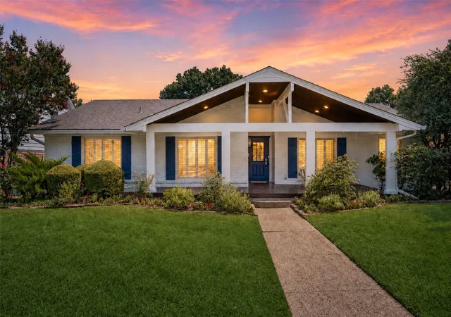 Photo 2 of Single family home for sale at 9946 Vistadale Dr, Dallas, TX 75238 | MLS# 21382280 | Listing updated on 2026-09-13