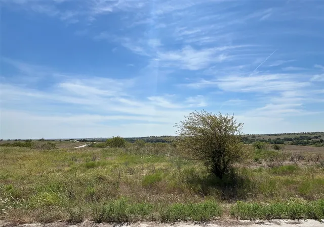 Photo 3 of Sale Pending at 5001 Luker St, Aledo, TX 76008 | MLS# 21384674 | Listing updated on 2026-09-14