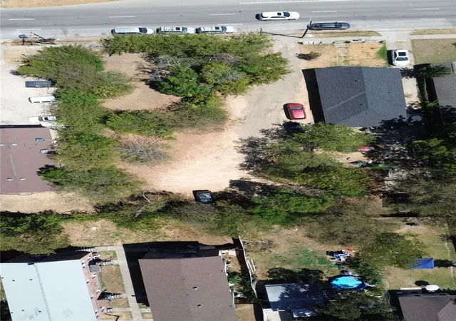 Photo 1 of Land for sale at 1419 S Barry Ave, Dallas, TX 75223 | MLS# 21384707 | Listing updated on 2026-09-12