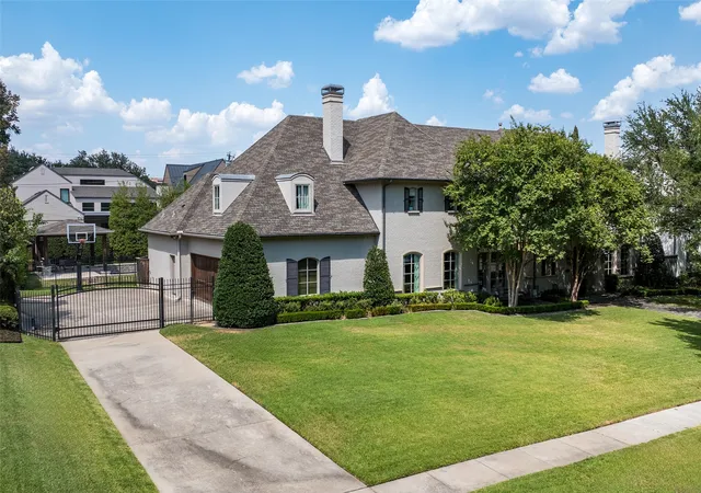 Photo 2 of Mansion for sale at 3516 Wentwood Dr, Dallas, TX 75225 | MLS# 21384218 | Listing updated on 2026-09-15
