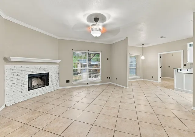 Photo 3 of Single family home for sale at 803 N State St, Decatur, TX 76234 | MLS# 21384536 | Listing updated on 2026-09-19