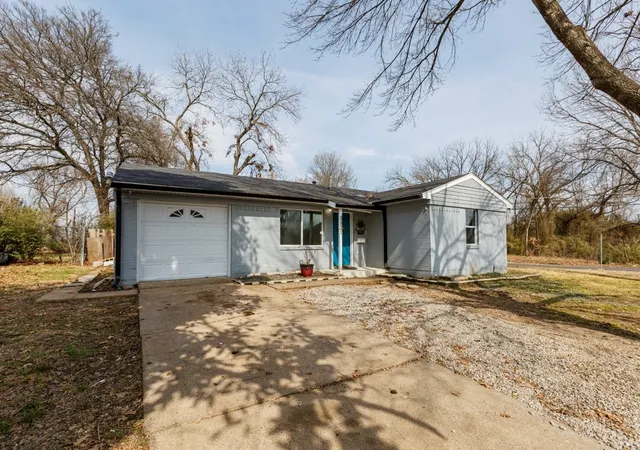 Photo 2 of Single family home for sale at 3831 Black Oak Dr, Dallas, TX 75241 | MLS# 21384715 | Listing updated on 2026-09-12