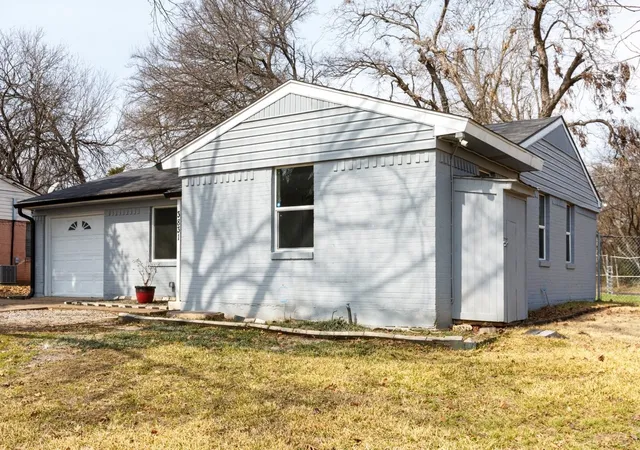 Photo 3 of Single family home for sale at 3831 Black Oak Dr, Dallas, TX 75241 | MLS# 21384715 | Listing updated on 2026-09-12